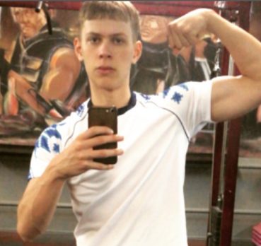 иван, 21 лет, Малиновка,  Беларусь 🇧🇾