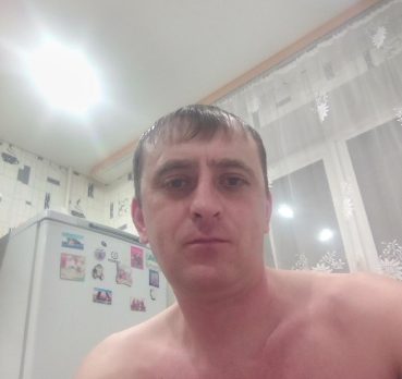 ЕВГЕНИЙ, 42 лет, Омск,  Россия 🇷🇺