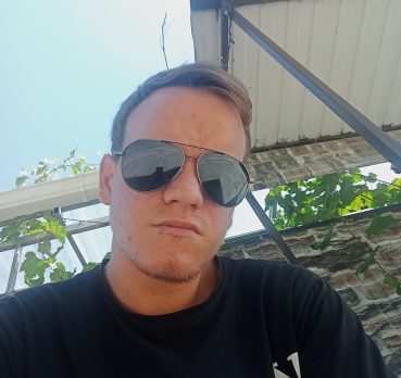 Александр, 22 лет, Новокубанск,  Россия 🇷🇺