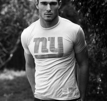 Михаил, 24 лет, Волхов,  Россия 🇷🇺