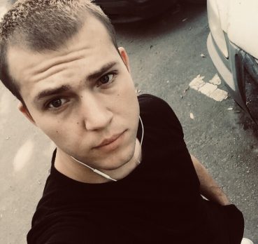 Денис, 21 лет, Солигорск,  Беларусь 🇧🇾