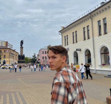Илья, 18 лет, Брест,  Беларусь 🇧🇾