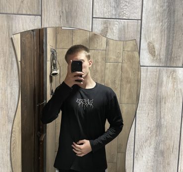 Артем, 22 лет, Дудинка,  Россия 🇷🇺