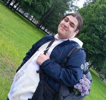 Олег, 19 лет, Красногваргейский,  Россия 🇷🇺