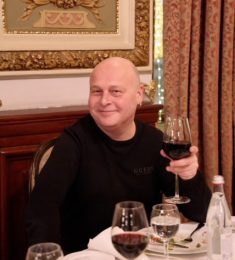 Олег, 45 лет, Бисексуал(ка), Мужчина, Москва,  Россия 🇷🇺
