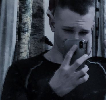 Олег, 19 лет, Белгород,  Россия 🇷🇺