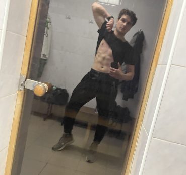 Виктор, 20 лет, Санкт-Петербург,  Россия 🇷🇺