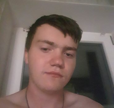 Антон, 20 лет, Алчевск,  Украина 🇺🇦