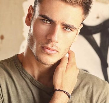 Олег, 19 лет, Кумертау,  Россия 🇷🇺