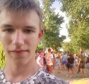 Дмитрий, 19 лет, Азов,  Россия 🇷🇺