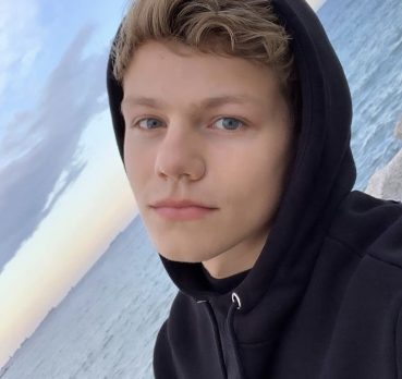 Михаил, 19 лет, Ломоносова,  Россия 🇷🇺