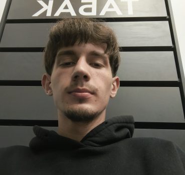 Артем, 23 лет, Россошь,  Россия 🇷🇺