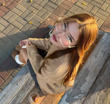 варя, 19 лет, Петергоф,  Россия 🇷🇺