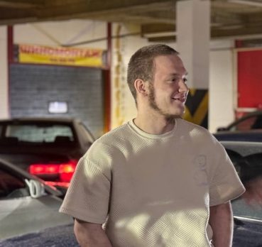 Игорь, 21 лет, Сургут,  Россия 🇷🇺