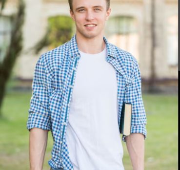 Максим, 23 лет, Светлогорск,  Беларусь 🇧🇾