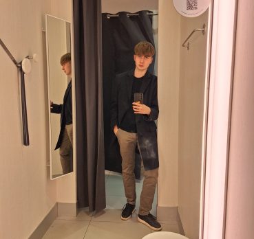 Денис, 24 лет, Ватутино,  Россия 🇷🇺