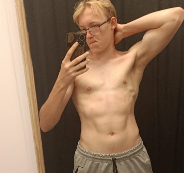 Андрей, 19 лет, Волжский,  Россия 🇷🇺