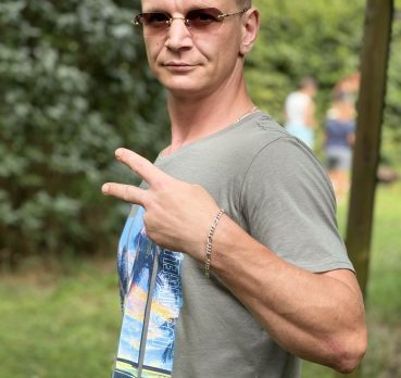 Юрий, 33 лет, Бад-Вильдунген,  Германия 🇩🇪