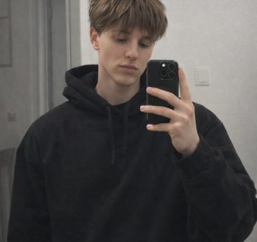 валерий, 22 лет, Астрахань,  Россия 🇷🇺